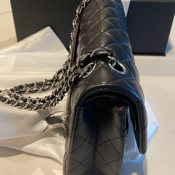 CHANEL CLASSIC FLAP MEDIUM Lambskin Black Silver Hardware 2021 With Chip - Picture 2 of 11